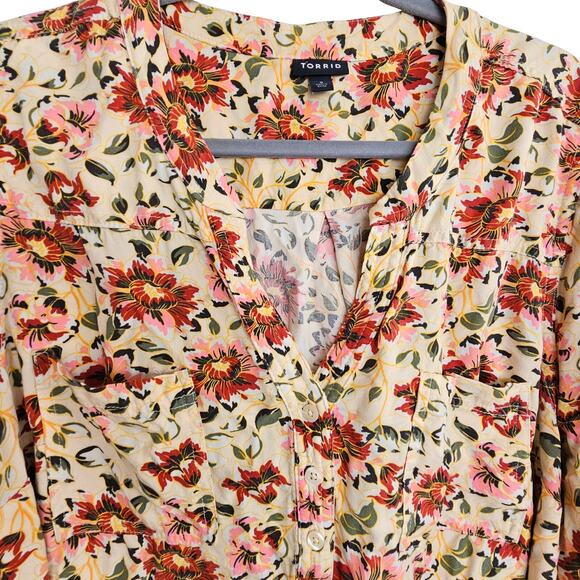 Torrid Harper Blouse Twill Floral Sand Romantic Feminine Plus Size 3X Brunch - Picture 3 of 8